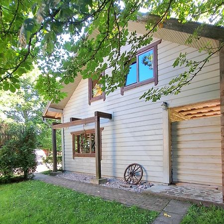 Viesu Maja "Ozolini" Vila Jurkalne Exterior foto
