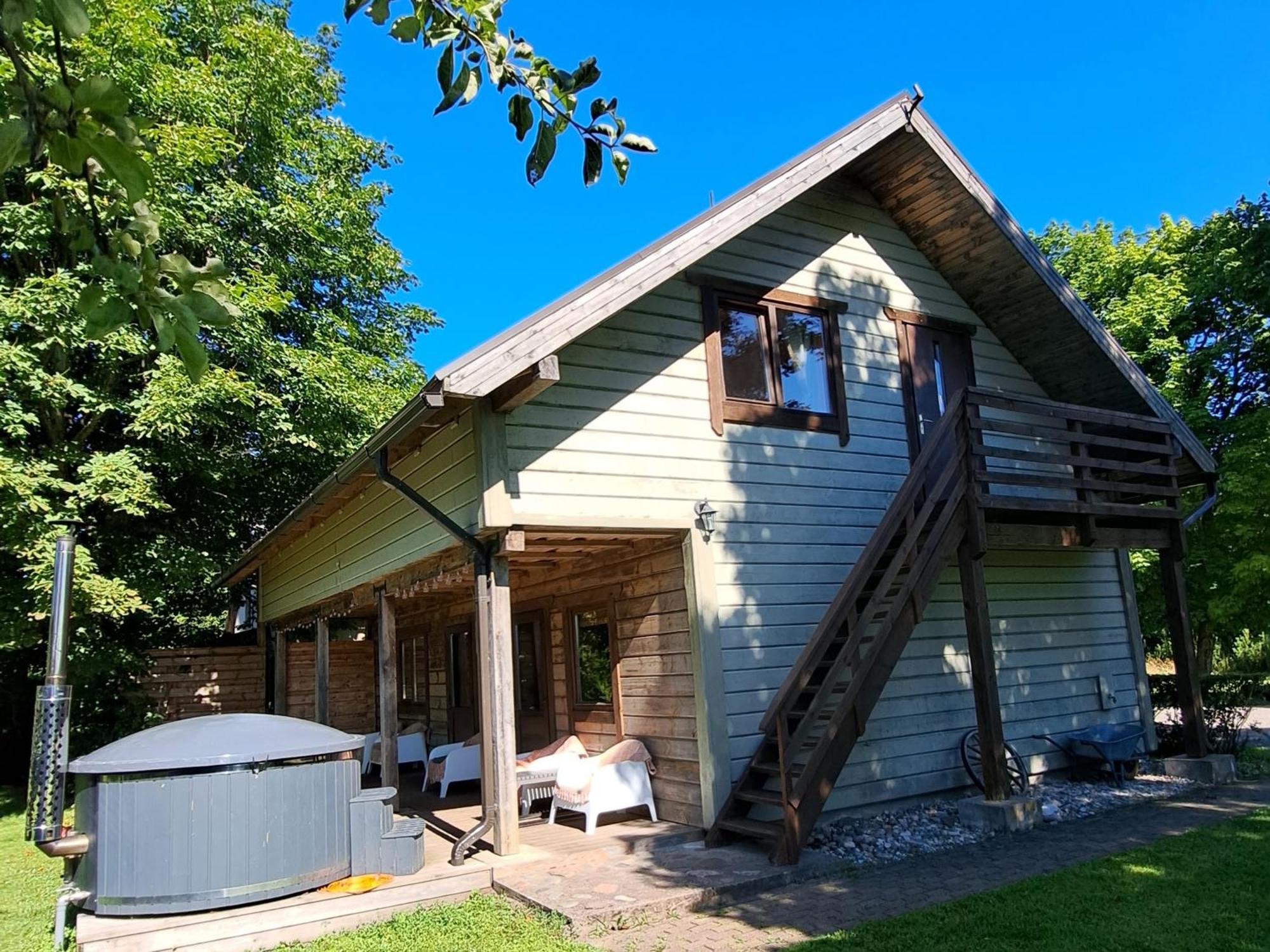 Viesu Maja "Ozolini" Vila Jurkalne Exterior foto